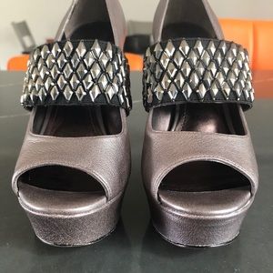 Vince Camuto Graphite/Black Heels